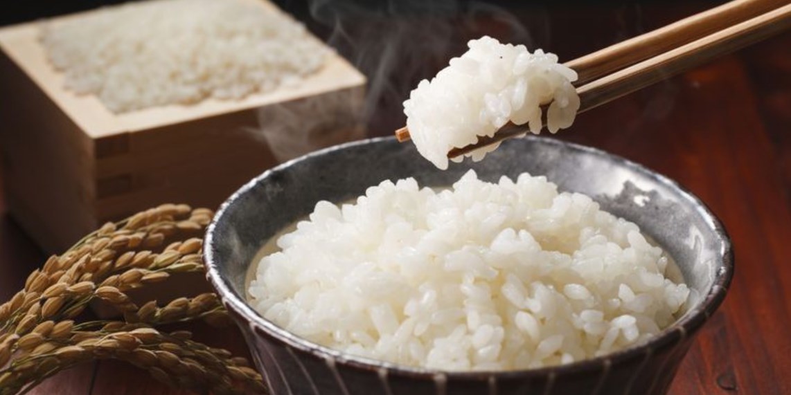 Trik Cara Masak Nasi Enak dan Pulen Sedikit di Rice Cooker
