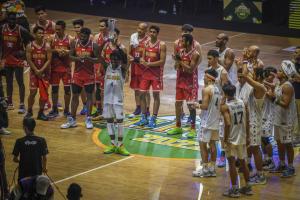 Berapa jumlah pemain dalam satu tim bola basket?